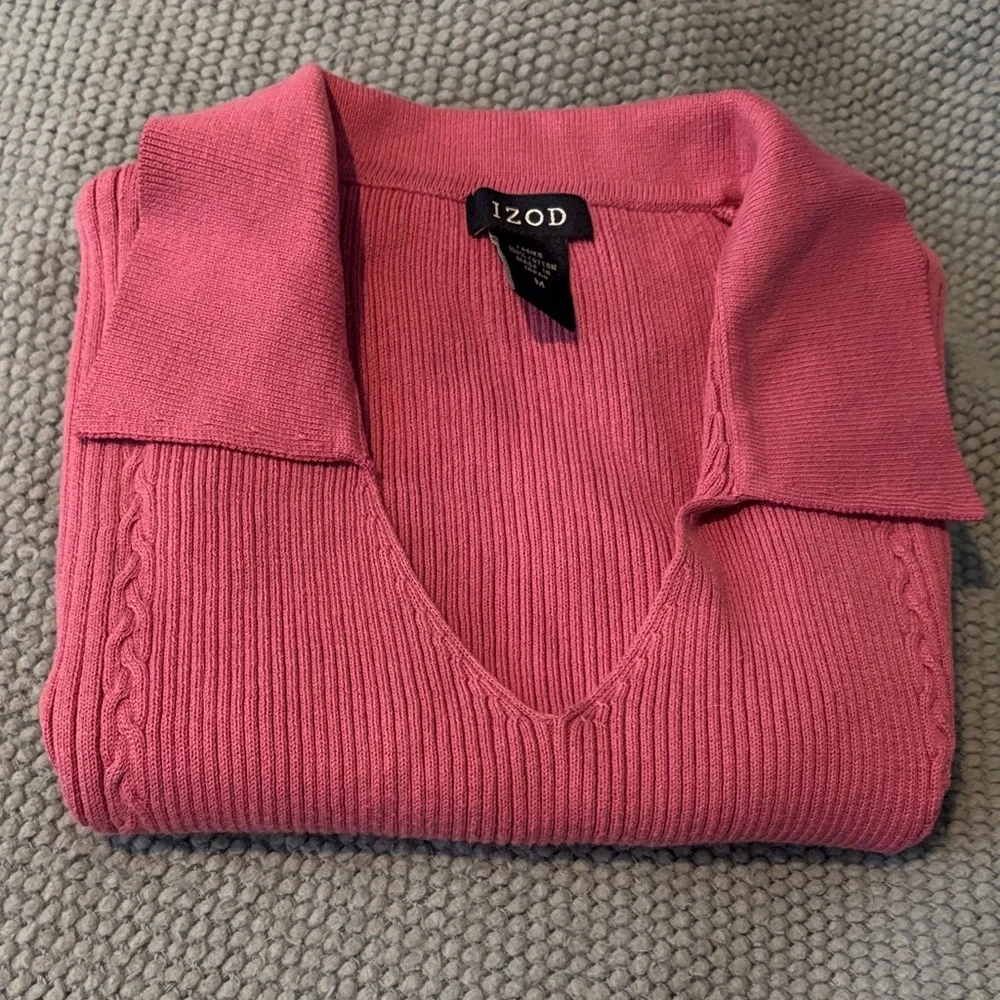 ⚫️Izod Pink/Coral Sleeveless Ribbed Top V- Neck With Collar, Size M